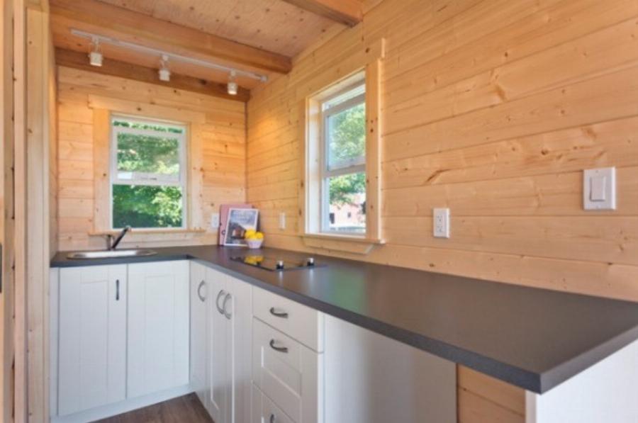 Είναι μόνο 15 τετραγωνικά, το πηγαίνεις όπου θες και το εσωτερικό του είναι τόσο βολικό σαν μεζονέτα