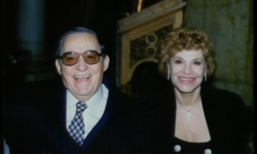 Νίκος Ρίζος: Η φτώχεια, το ξεκίνημα με 100 δραχμές στην τσέπη, οι 300 ταινίες, ο πετυχημένος γάμος, ο γιος του και ο θάνατος “πάνω στο σανίδι”