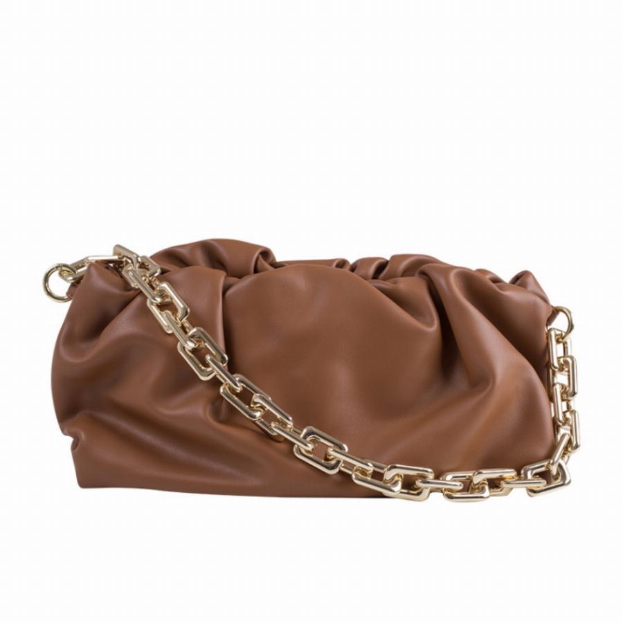 Βρήκαμε για εσάς την τσάντα που λατρεύουν όλες οι διάσημες, θα απογειώσει το στυλ σας και κοστίζει με έκπτωση μόλις 31€