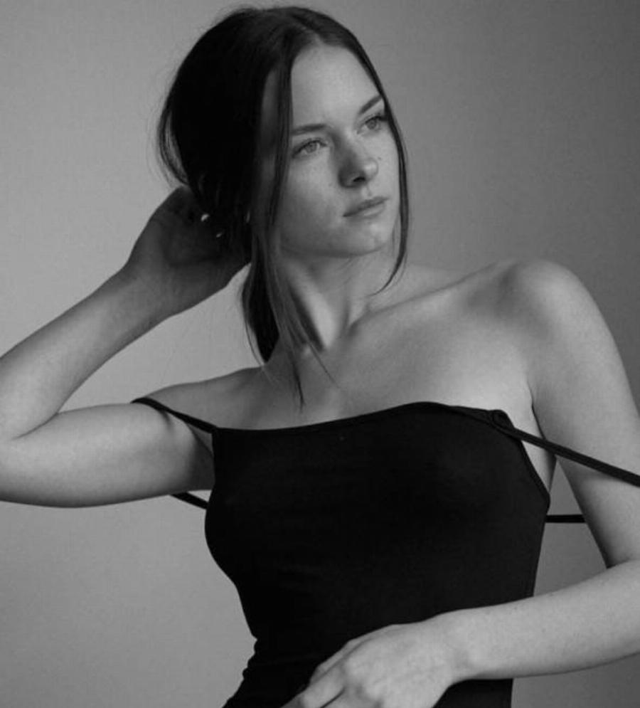 Στέλλα Μπαντέρας: Η κόρη των Αντόνιο Μπαντέρας και Μέλανι Γκρίφιθ έχει μεγαλώσει, είναι μια γοητευτική δεσποινίδα και μοιάζει στη διάσημη γιαγιά της