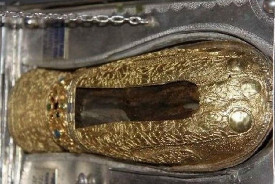 Τι συμβαίνει σε όσους ασπάζονται την άφθαρτη χείρα της Αγίας Μαρίας της Μαγδαληνής