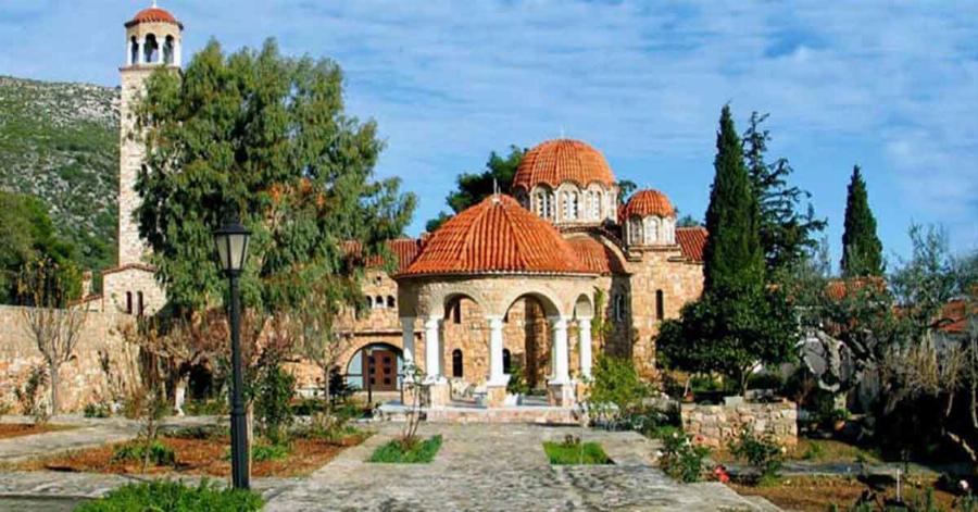 Μυροβλύζει ο Άγιος Εφραίμ στο Μοναστήρι της Νέας Μάκρης