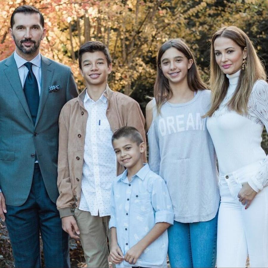 Αλέκα Καμηλά: Τα 16 χρόνια πετυχημένου γάμου, ο γιος που μοιάζει στον μπαμπά του και η κόρη που είναι ίδια η μαμά της