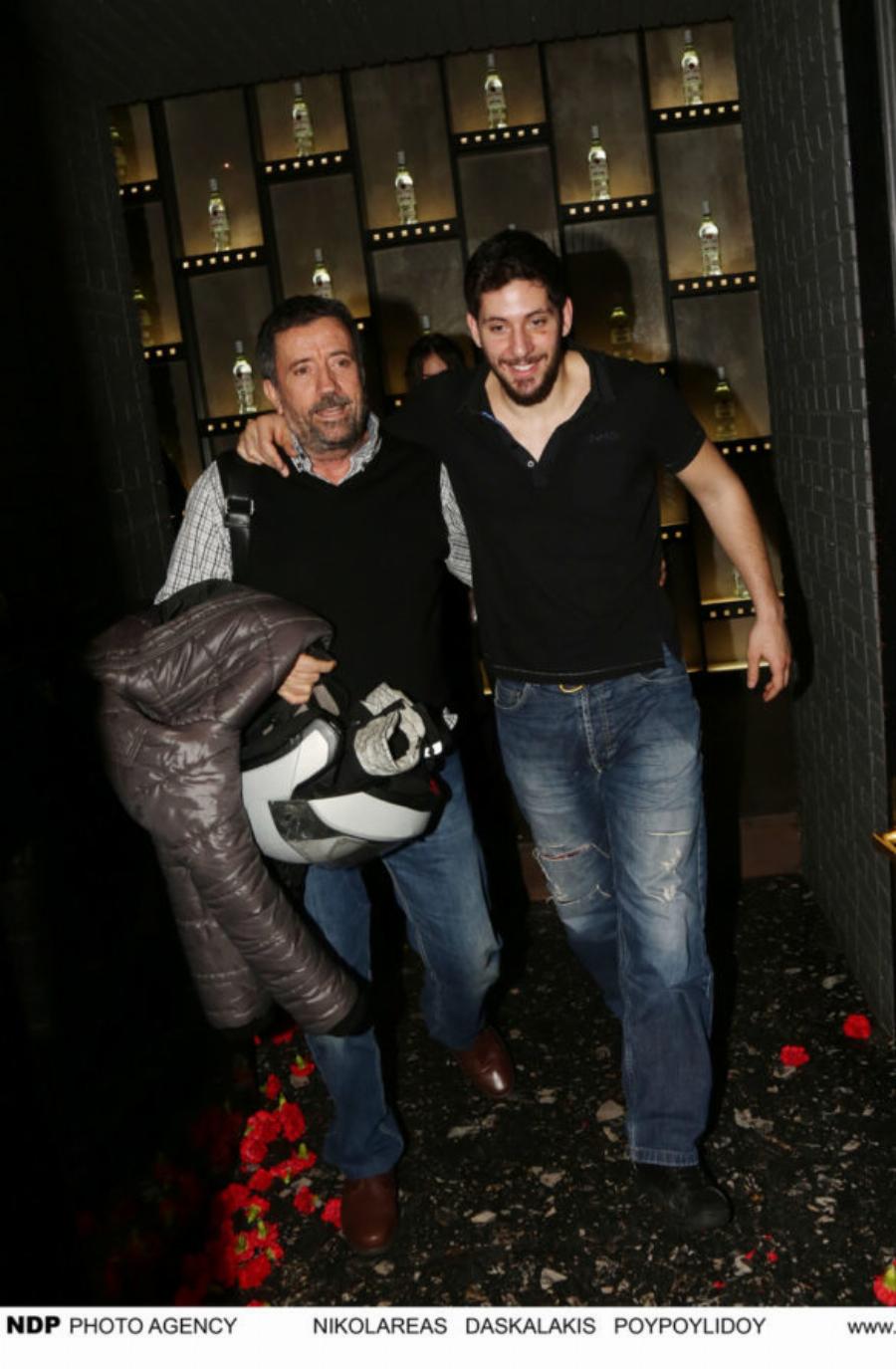 Αλέξανδρος Παπαδόπουλος: Ο γιος του Σπύρου, είναι 27 χρονών, μένει μακριά από την δημοσιότητα και μοιάζει πολύ στον πατέρα του