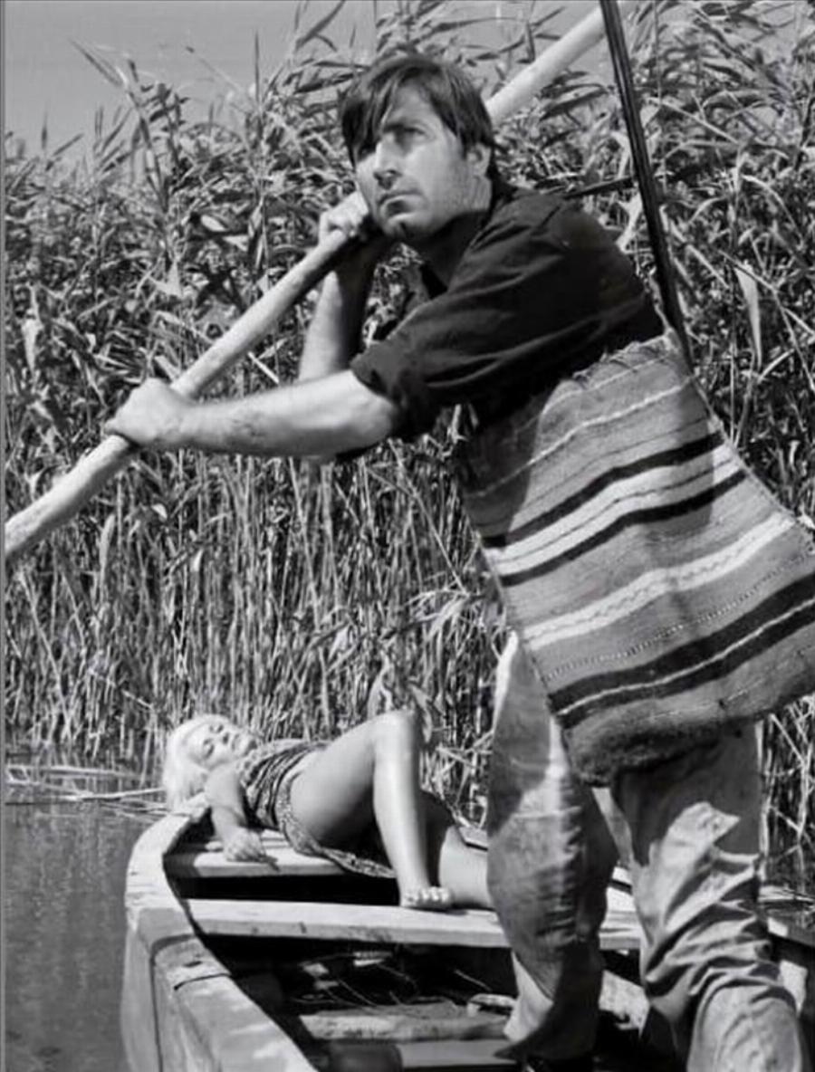 Ανέστης Βλάχος: Τα φτωχικά χρόνια ως φοιτητής, η απώλεια του ματιού του, ο «κακός» του κινηματογράφου και ο γάμος της κόρης του