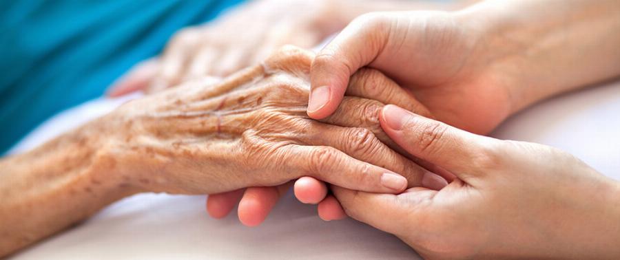 “Όταν συνάντησα την κυρία Μαρία στο Παγκράτι και είχε ξεχάσει που μένει”: Αληθινή ιστορία για την άνοια που τσακίζει κόκκαλα