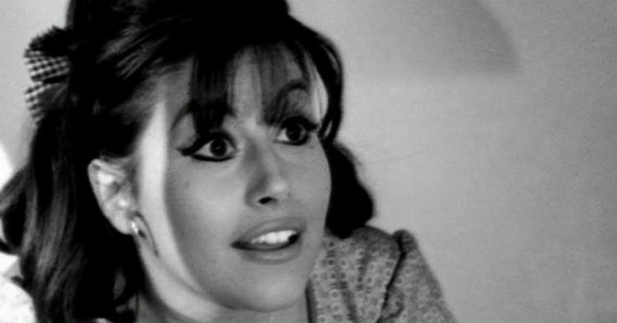 Ελένη Ανουσάκη: Οι 200 ρόλοι, η αστυνομία για το προκλητικό φόρεμα, η απόφαση να μην κάνει παιδιά και η ψυχοθεραπεία