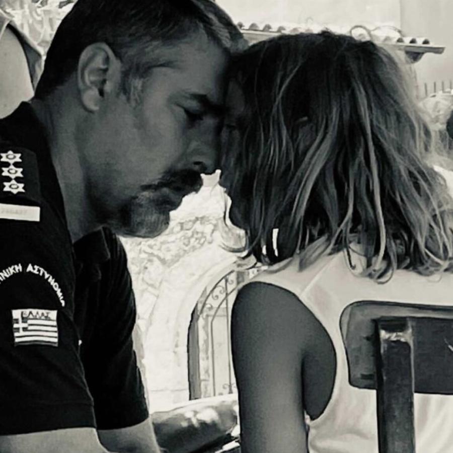 Βασίλης Μπισμπίκης: Σπάνια φωτογραφία του ηθοποιού με τον γιο του