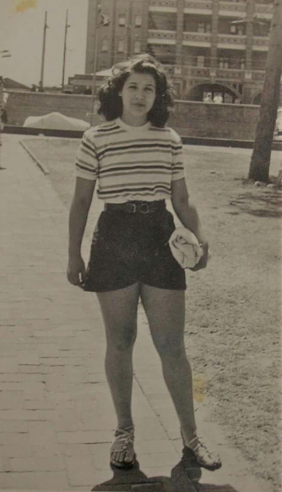 Μέλπω Ζαρόκωστα: Η νοσηλεία της μητέρας της στο ψυχιατρείο, ο μυστικός γάμος στα 17 και η μάχη με τον καρκίνο