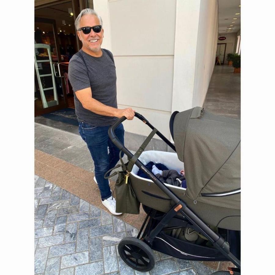 Χάρης Χριστόπουλος: Τα τρυφερά λόγια για τη σύζυγό του και οι φωτογραφίες που αποδεικνύουν ότι είναι ο πιο γλυκός μπαμπάς