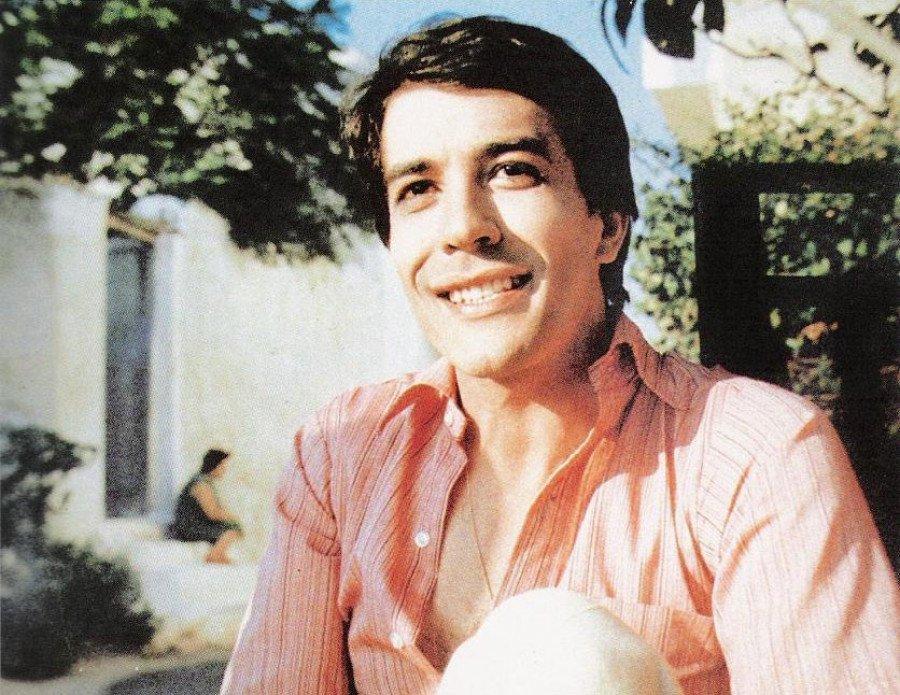 Δάκης: To πρωτότυπο όνομα, τα μυστικά για την προσωπική του ζωή και η σχέση με την Μαργαρίτα Μπρόγιερ