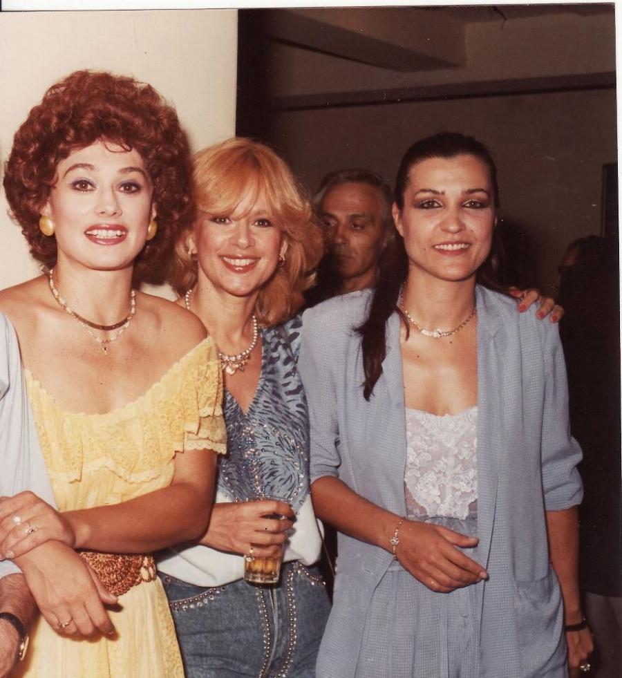 Κατιάνα Μπαλανίκα: Τα παιδικά χρόνια, τα οικονομικά προβλήματα, η μετακόμιση στο εξωτερικό και η ψυχοθεραπεία