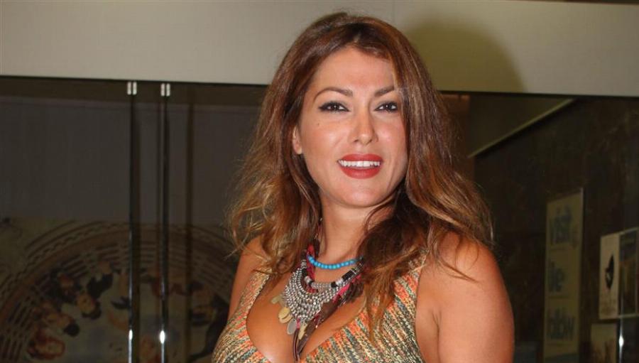 Κλέλια Ρένεση: Η δημόσια εξομολόγηση, οι σπουδές της στην ιατρική, το παιδί και ο άγνωστος πατέρας