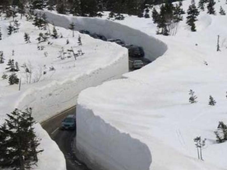 Ο «μαγικός» τρόπος που καθαρίζουν τα χιόνια στην Ιαπωνία μέσα σε λίγη ώρα