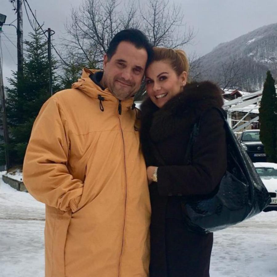 Ευγενία Μανωλίδου: Οι 10 σπάνιες εικόνες που δείχνουν ότι είναι μια υπέροχη μαμά και πολύ τρυφερή σύζυγος