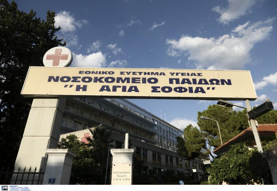 Ασύλληπτη τραγωδία στην Αθήνα: Νεκρό κοριτσάκι ενός έτους από εγκαύματα – Συνελήφθησαν μητέρα και γιαγιά