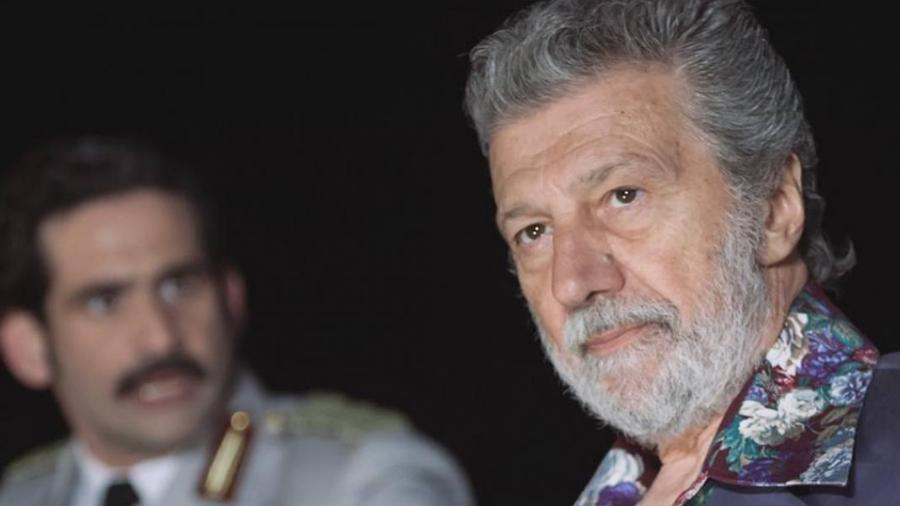 Γιάννης Φέρτης: Το φιλί στην Μελίνα Μερκούρη, οι τρεις γάμοι και η φήμη του ζεν πρεμιέ των 60’s