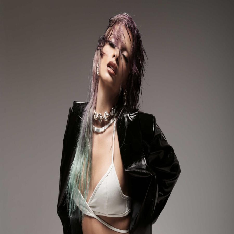 Ελένη Φουρέιρα: «Δεν είχαμε λεφτά, μοίραζα φυλλάδια, έχω δουλέψει ακόμα και σε σε σουβλατζίδικο»