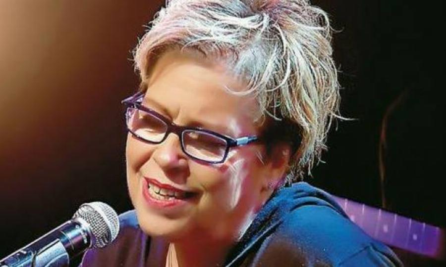 Δήμητρα Γαλάνη: Η μοναχική ζωή, η συνεργασία με μεγάλους συνθέτες και η γυμνή φωτογράφηση στο Playboy