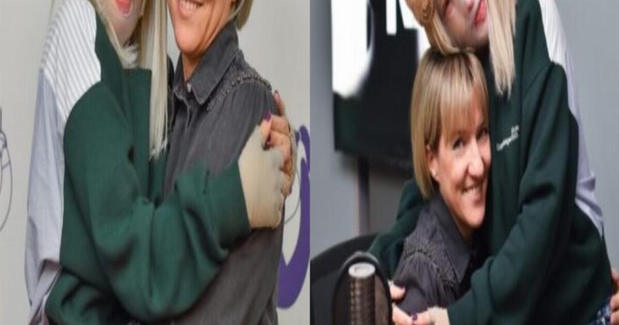 «Μετράμε 18 γυναικοκτονίες στην Ελλάδα»: Η συνάντηση της Ιωάννας Παλιοσπύρου με τη μητέρα της αδικοχαμένης Γαρυφαλλιάς