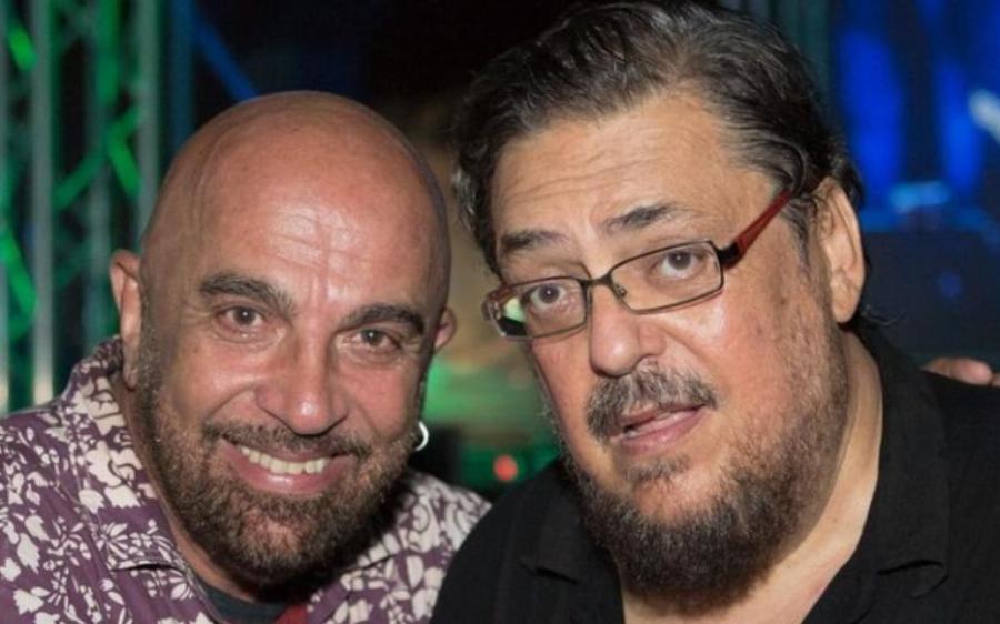 Γιάννης Ζουγανέλης: Οι κωφοί γονείς του, οι 500.000 πωλήσεις, το λάθος που δε συγχώρεσε η γυναίκα του και το τελευταίο βράδυ του Μαχαιρίτσα