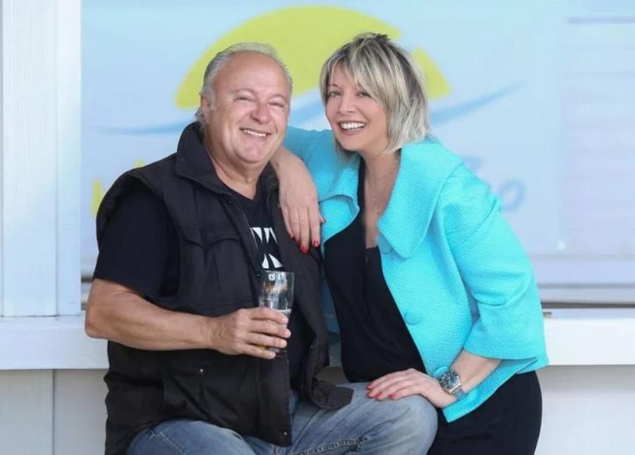 Γιώργος Πετρόχειλος: Τα 37 χρόνια πετυχημένου γάμου, οι οικονομικές δυσκολίες, το φιλοζωικό έργο και η πολιτική επιλογή που δίχασε