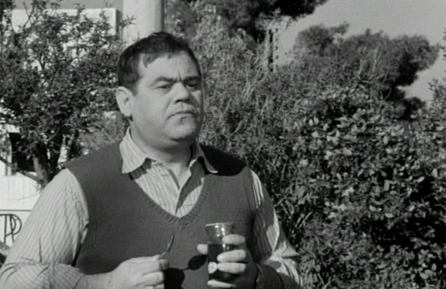 Γιώργος Τζιφός: Ο “ταρίφας” που αγαπήθηκε, η διαφήμιση με τον μικρό Μπόμπο, ο έρωτας με την καλλονή Ρένα Λοράνδου και το άδοξο τέλος στα 68