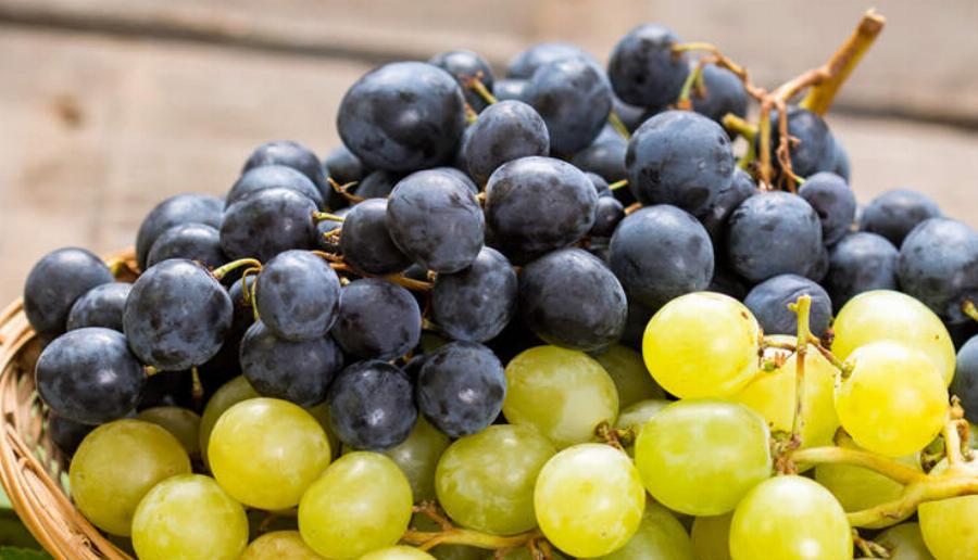 Mυστικά ομορφιάς: Οι 7 μέθοδοι για να απαλλαγείτε από τα πεσμένα βλέφαρα και να αποκτήσετε νεανικό βλέμμα