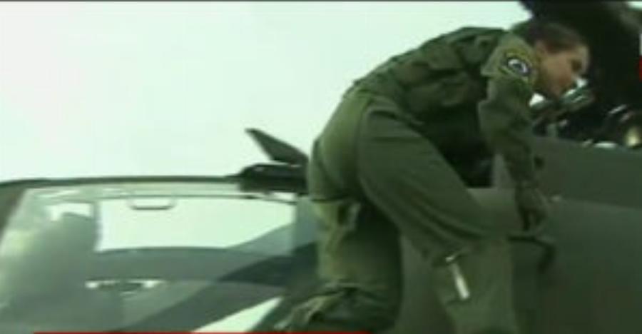 Αθηνά Πανουργιά: Η πρώτη γυναίκα χειριστής Απάτσι, αφήνει ιστορία στις Ένοπλες Δυνάμεις