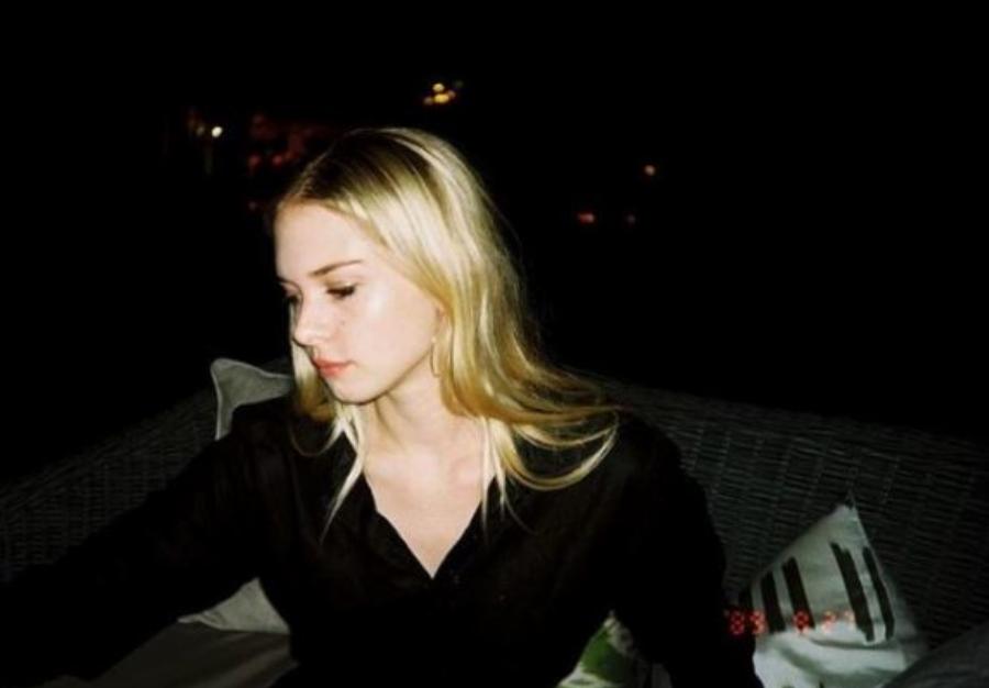 Στέλλα Μπαντέρας: Η κόρη των Αντόνιο Μπαντέρας και Μέλανι Γκρίφιθ έχει μεγαλώσει, είναι μια γοητευτική δεσποινίδα και μοιάζει στη διάσημη γιαγιά της