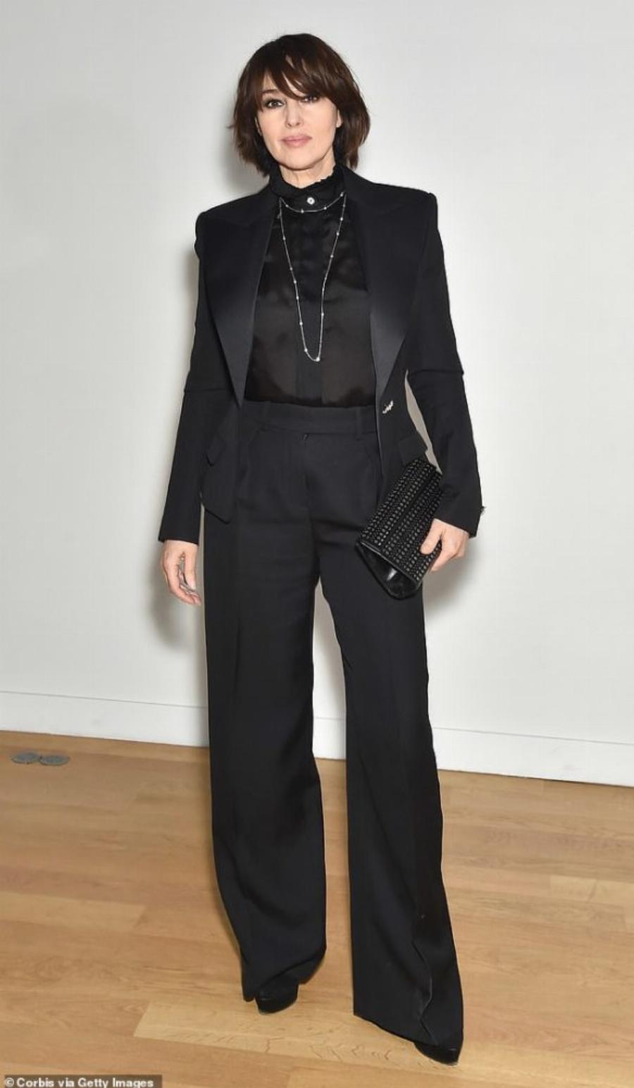 Μόνικα Μπελούτσι: Άλλαξε λουκ στα μαλλιά της, τα έκοψε κοντά και είναι μία κούκλα