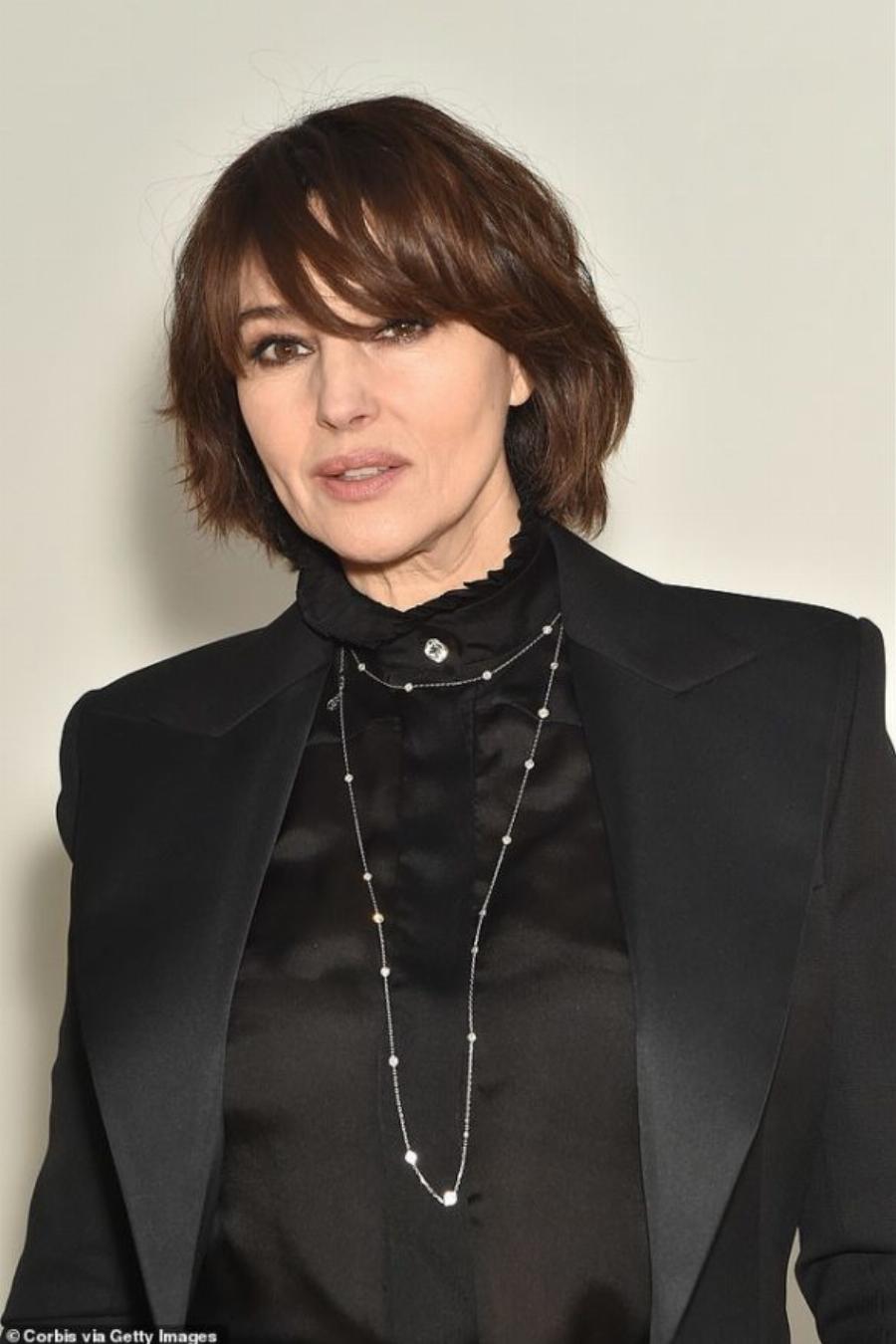 Μόνικα Μπελούτσι: Άλλαξε λουκ στα μαλλιά της, τα έκοψε κοντά και είναι μία κούκλα