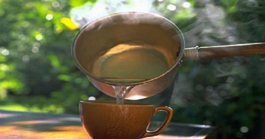 Ανεπανάληπτη θεραπεία με ζεστό νερό: Διαλύει τα λίπη και θεραπεύει σοβαρές ασθένειες