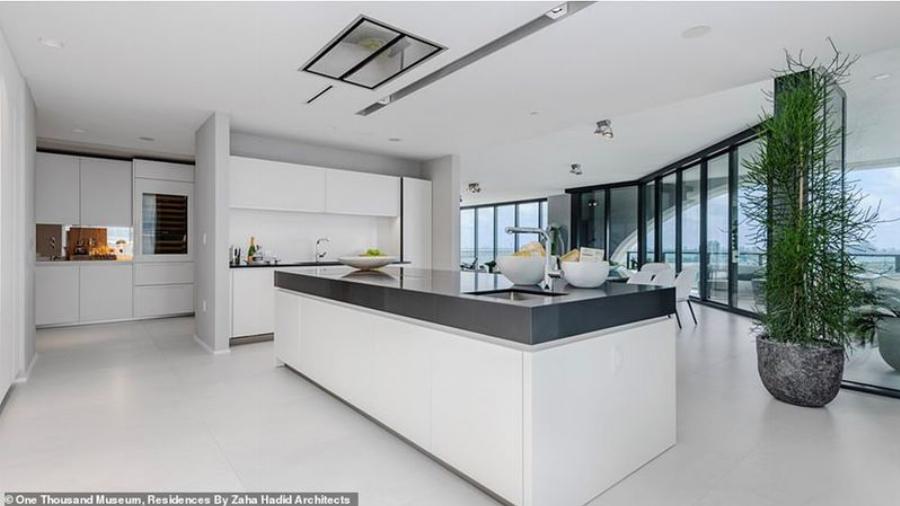 Ντέιβιντ-Βικτόρια Μπέκαμ: Το νέο υπερπολυτελές σπίτι των 22 εκατομμυρίων, με την ονειρική θέα και το εσωτερικό που είναι ο ορισμός της χλιδής