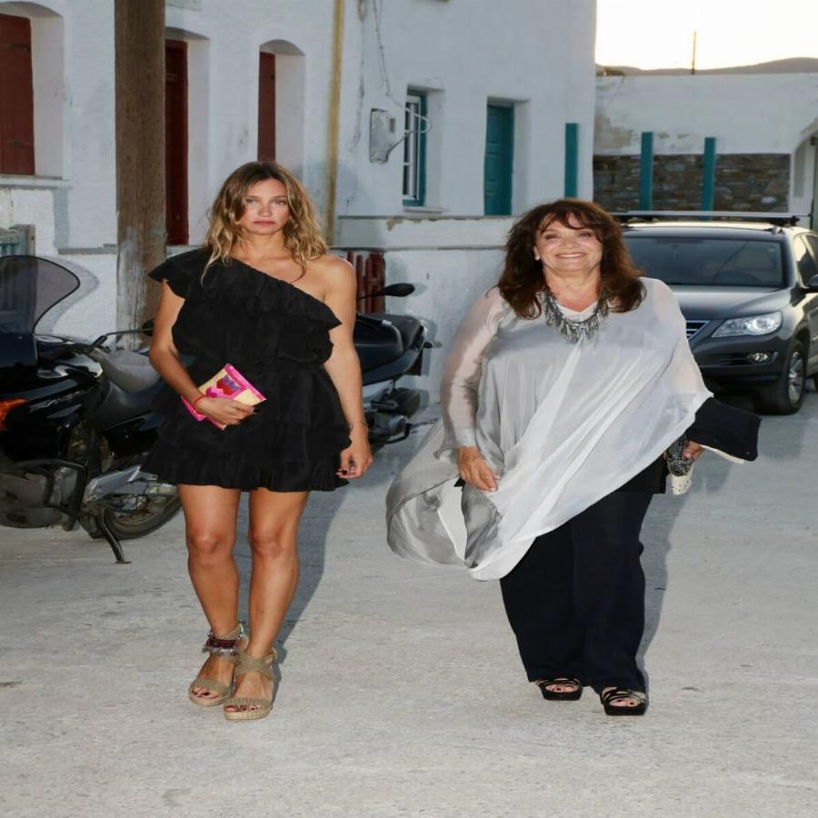 Ελπίδα: Η κόρη της, Ήρα Κατσαρώνη, εντυπωσιάζει με την ομορφιά της