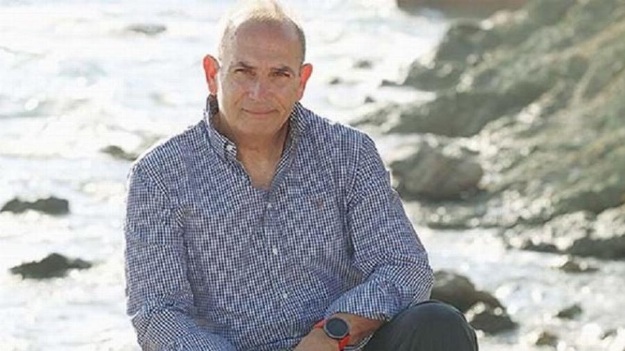 Βασίλης Καΐλας: Το παιδί θαύμα του κινηματογράφου, ο φόβος για δημόσιο φλερτ, το εγγόνι και η σημερινή εικόνα στα 67