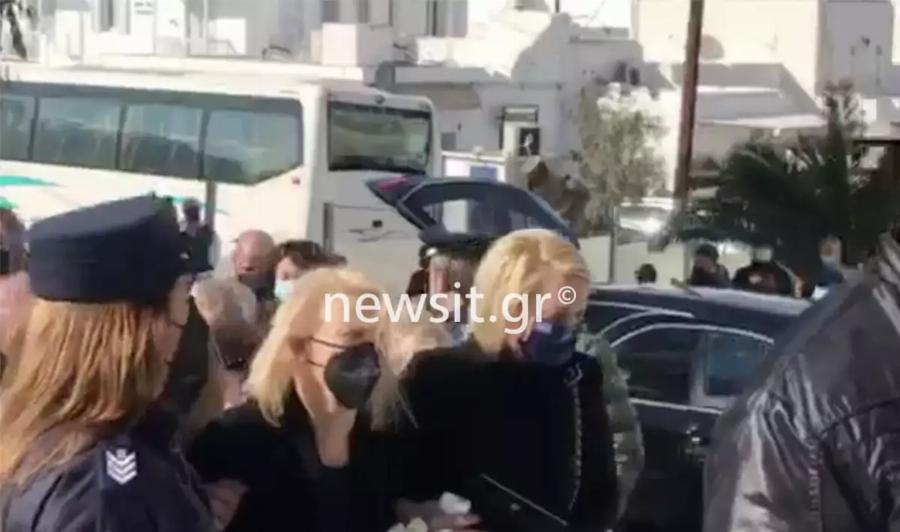 «Που είσαι αγοράκι μου»;: Σπάραξε η μητέρα του Τζώρτζη Μονογυιού – Στη Μύκονο η σορός του