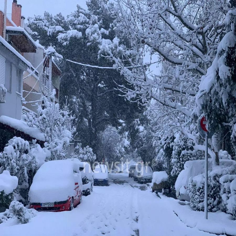 Μέχρι και στο Σύνταγμα με αλυσίδες: Η ακραία πρόβλεψη για την κακοκαιρία που έρχεται τις επόμενες μέρες