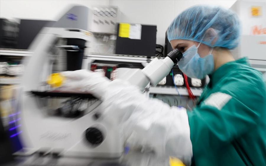 Μετάλλαξη Όμικρον: Ποια είναι τα 6 συμπτώματα της μετάλλαξης που δεν γνωρίζαμε – Μην πανικοβάλλεστε άδικα