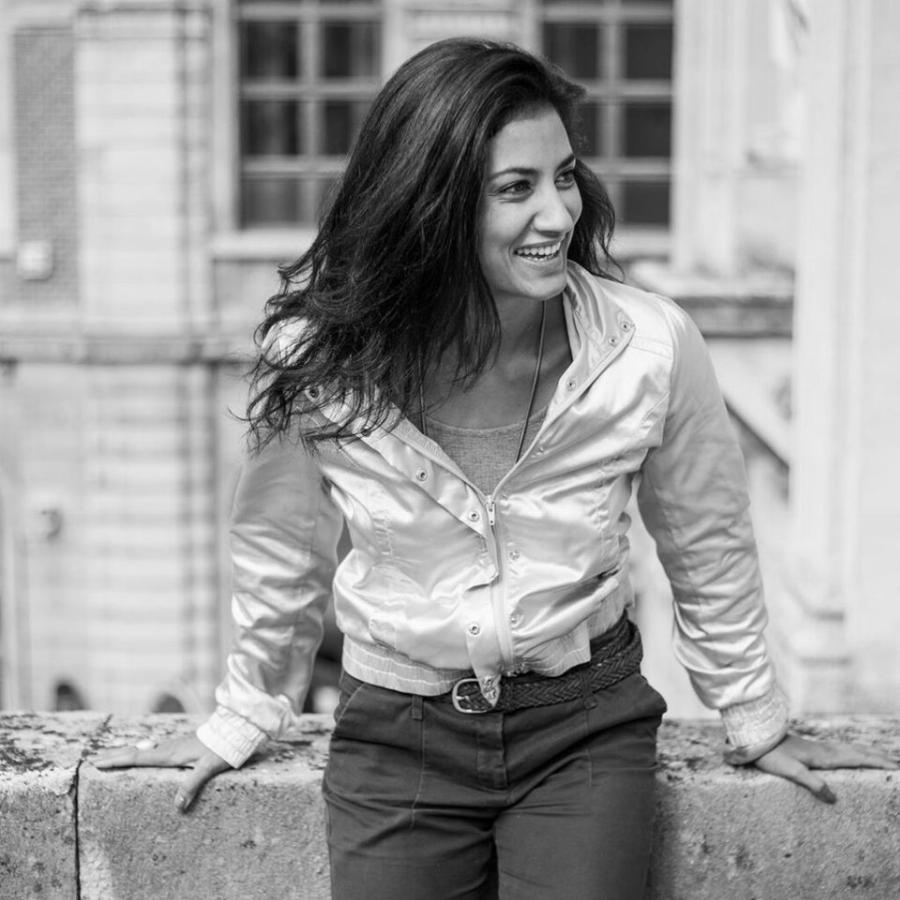 Κώστας Αρζόγλου: Η κόρη του, Ορόρα Μαριόν, μεγάλωσε, έχει εξωτική ομορφιά και ακολουθεί τα βήματα του πατέρα της