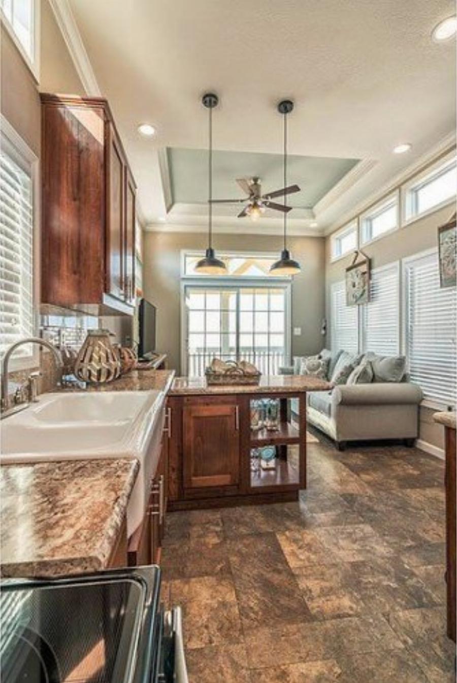 Φθηνό σπίτι: Έρχεται όπου θέλεις, χωράει άνετα 4 άτομα και το υπέροχο εσωτερικό του μοιάζει με υπερλούξ βίλα