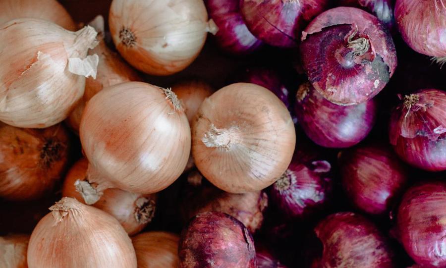 Κρεμμύδι: Οι ευεργετικές του ιδιότητες, τα σημαντικά οφέλη για την υγεία και η μοναδική, άγνωστη παρενέργεια