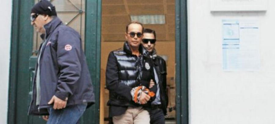 Λάκης Γαβαλάς: Ο κρυφός γάμος, οι 7 συλλήψεις, η χρεοκοπία των εκατομμυρίων και η έπαυλη των 1400 τετραγωνικών