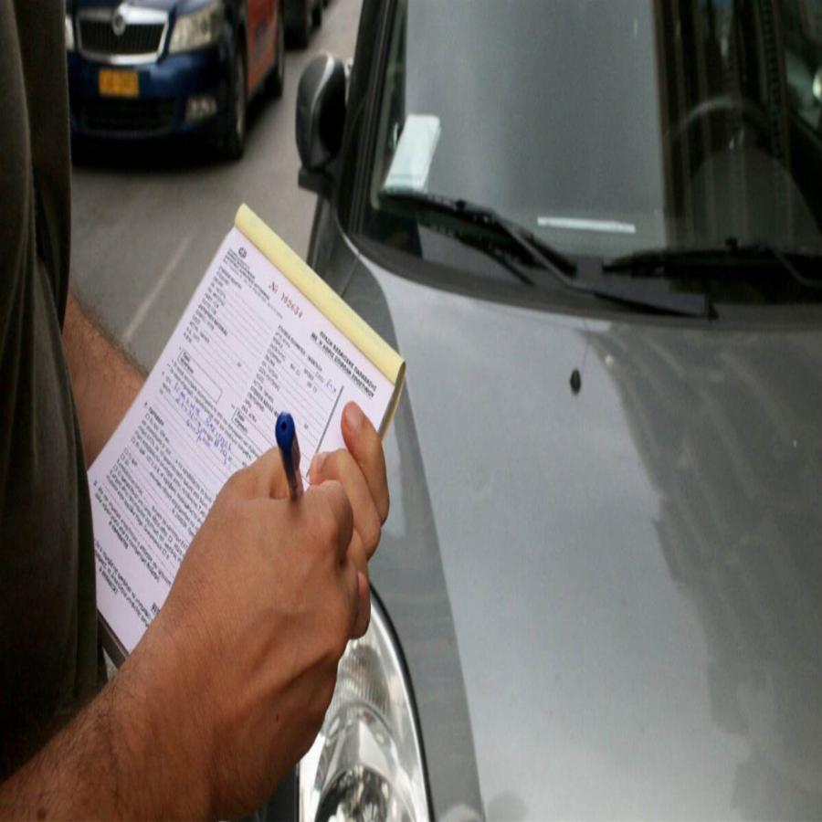 Έρχονται τσουχτερά προστίματα: Αυτοί υποχρεούνται να βάλουν το «Σ» στο αυτοκίνητό τους