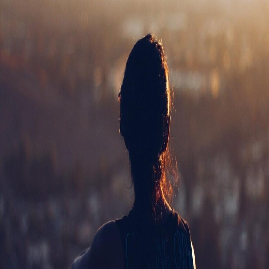 «Έμεινα χήρα στα 36 και μεγάλωσα μόνη τον γιο και τις τρίδυμες κόρες του απο τον προηγουμενο γάμο του»