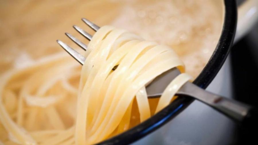 Εξαιρετικά μεγάλη προσοχή: Το μεγαλύτερο λάθος που κάνεις με τα μακαρόνια, μετά το βράσιμο