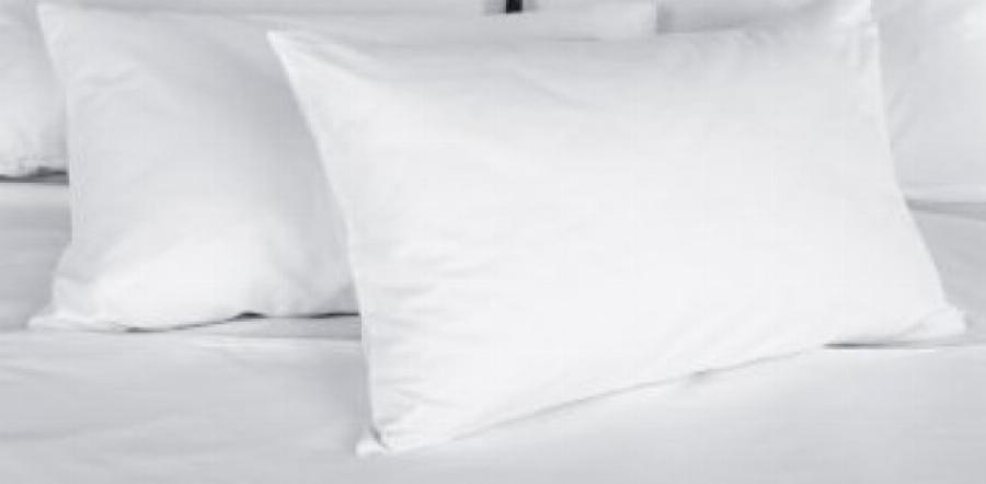 Τέσσερις έξυπνες λύσεις για να καθαρίσετε τα μαξιλάρια από ακάρεα και βρωμιές και να τα κάνετε σαν καινούργια