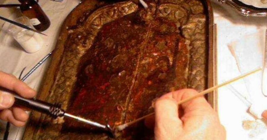 Όταν βρέθηκε η θαυματουργή εικόνα της Παναγίας της Τήνου!