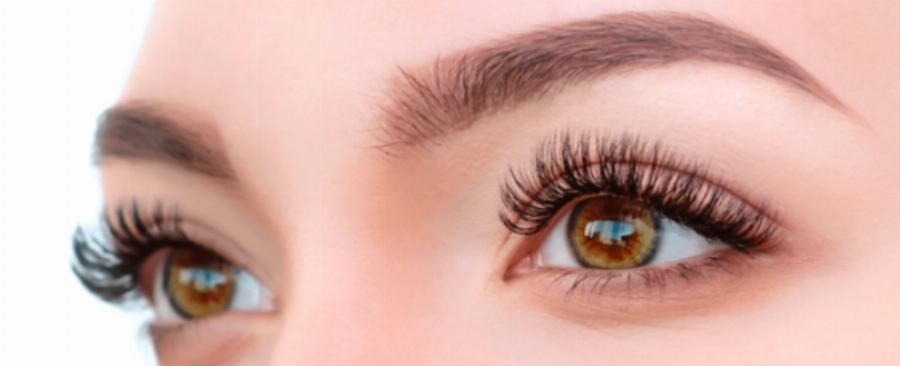 Συμβουλές ομορφιάς: Τα 12 εύκολα κόλπα για να δείχνετε φρέσκες και πιο νέες