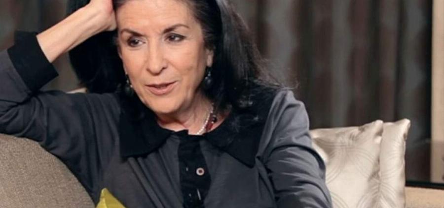 Νένα Μεντή: «Oι Τρεις Χάριτες ήταν η πρώτη μου επιτυχία, κι ας ήμουν 45 ετών. Ο χρόνος δεν με απασχολεί»